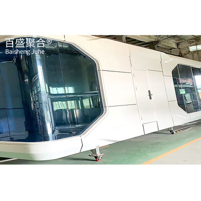 モダンなモジュール型宇宙カプセルハウス