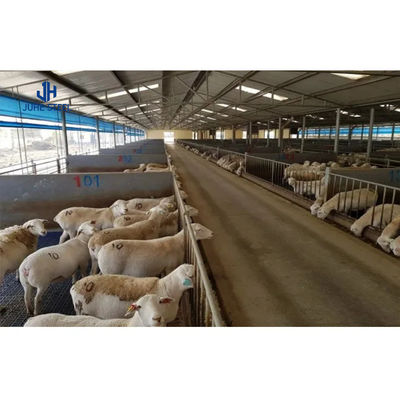 Q235 Q355 材料 牛飼料屋 折りたたみ加工のための鉄筋構造とフレーム部品