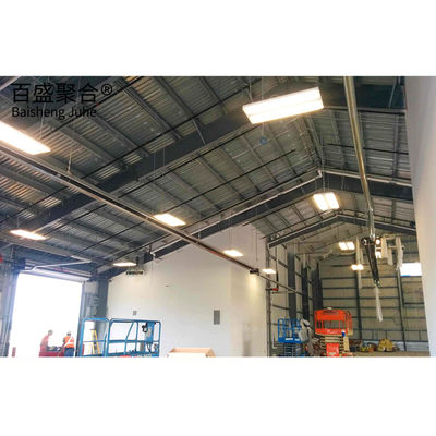 鋼筋構造のモジュール式建築工房 馬の納屋 製造と窓